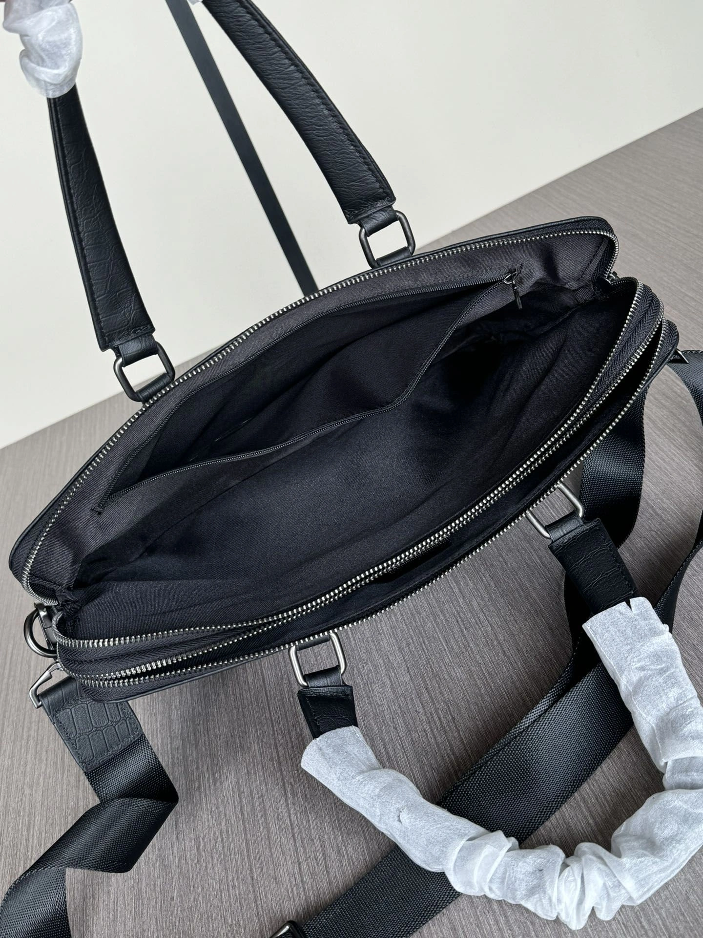 TechFriendly Mens Prada Briefcases 92421