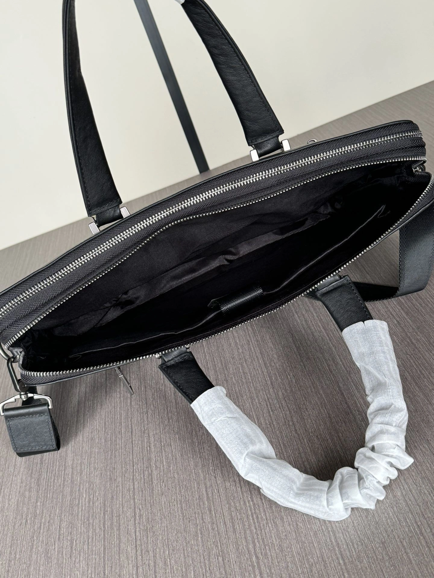 ComfortFit Mens Prada Briefcases 92447