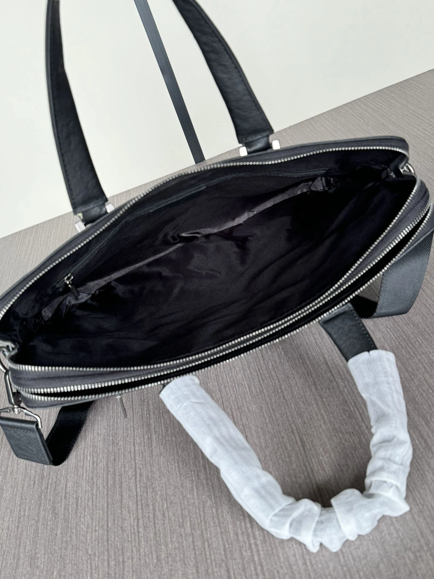 ComfortFit Mens Prada Briefcases 92447