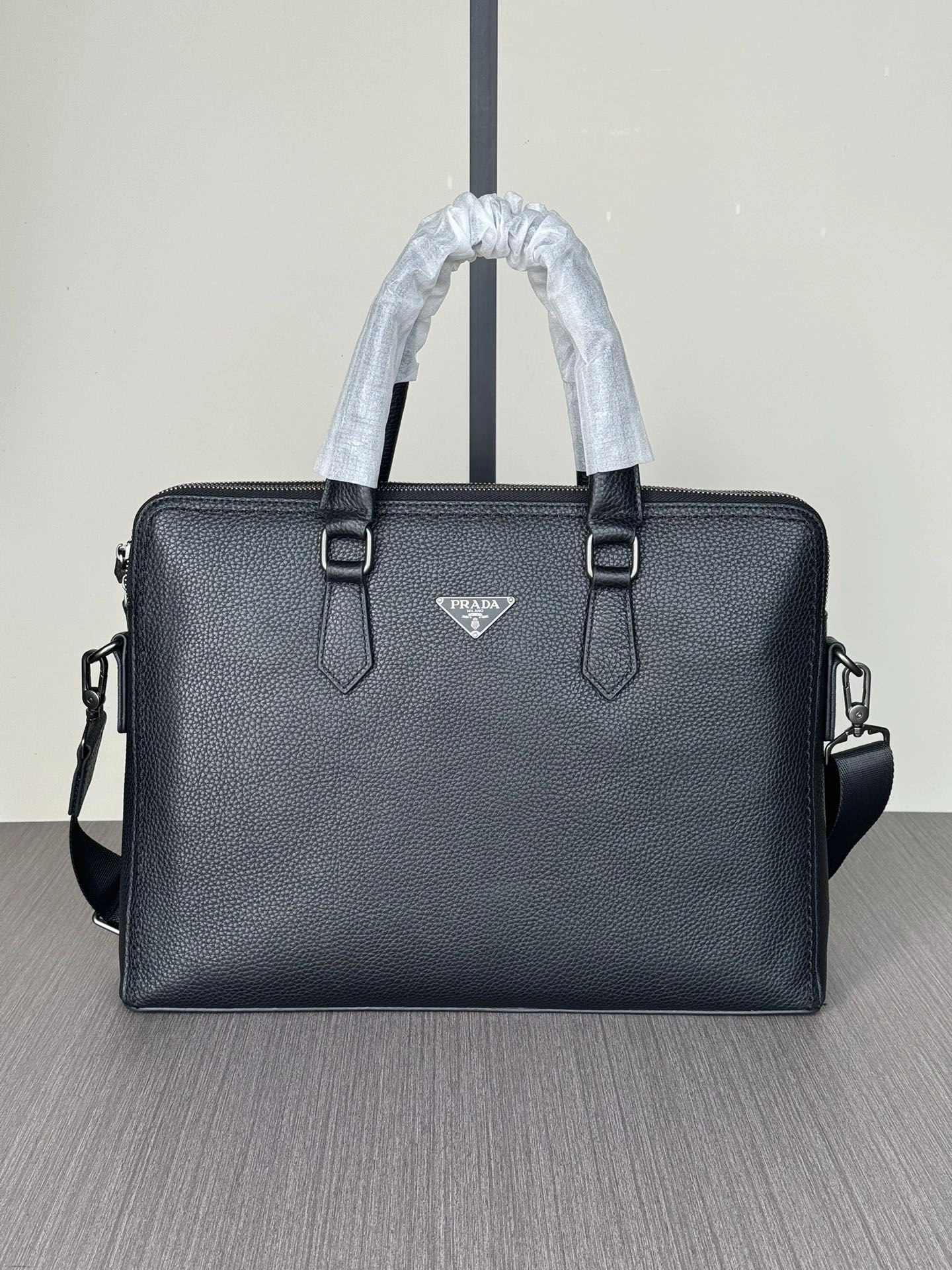 FashionForward Mens Prada Briefcases 92463