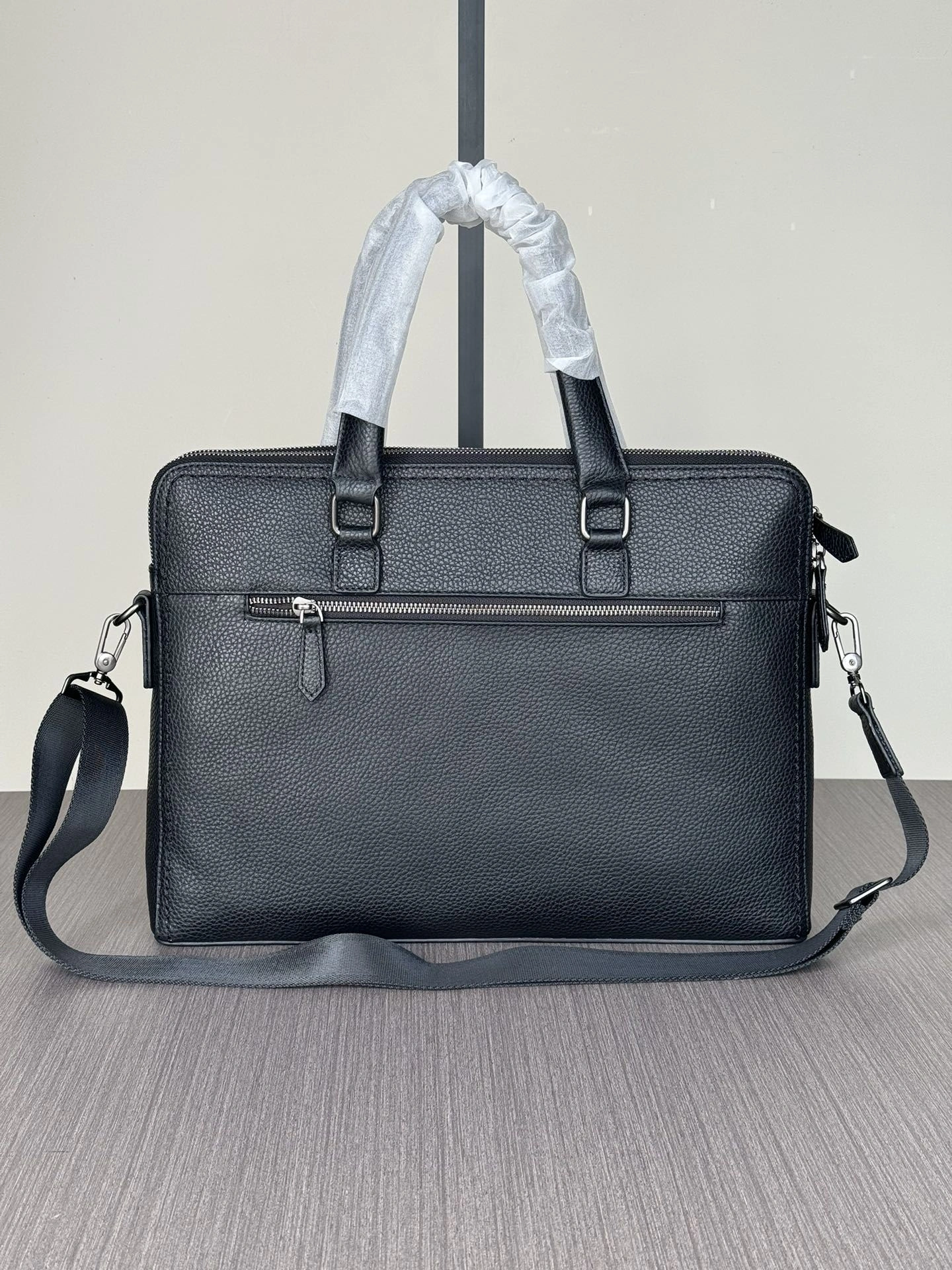 FashionForward Mens Prada Briefcases 92463