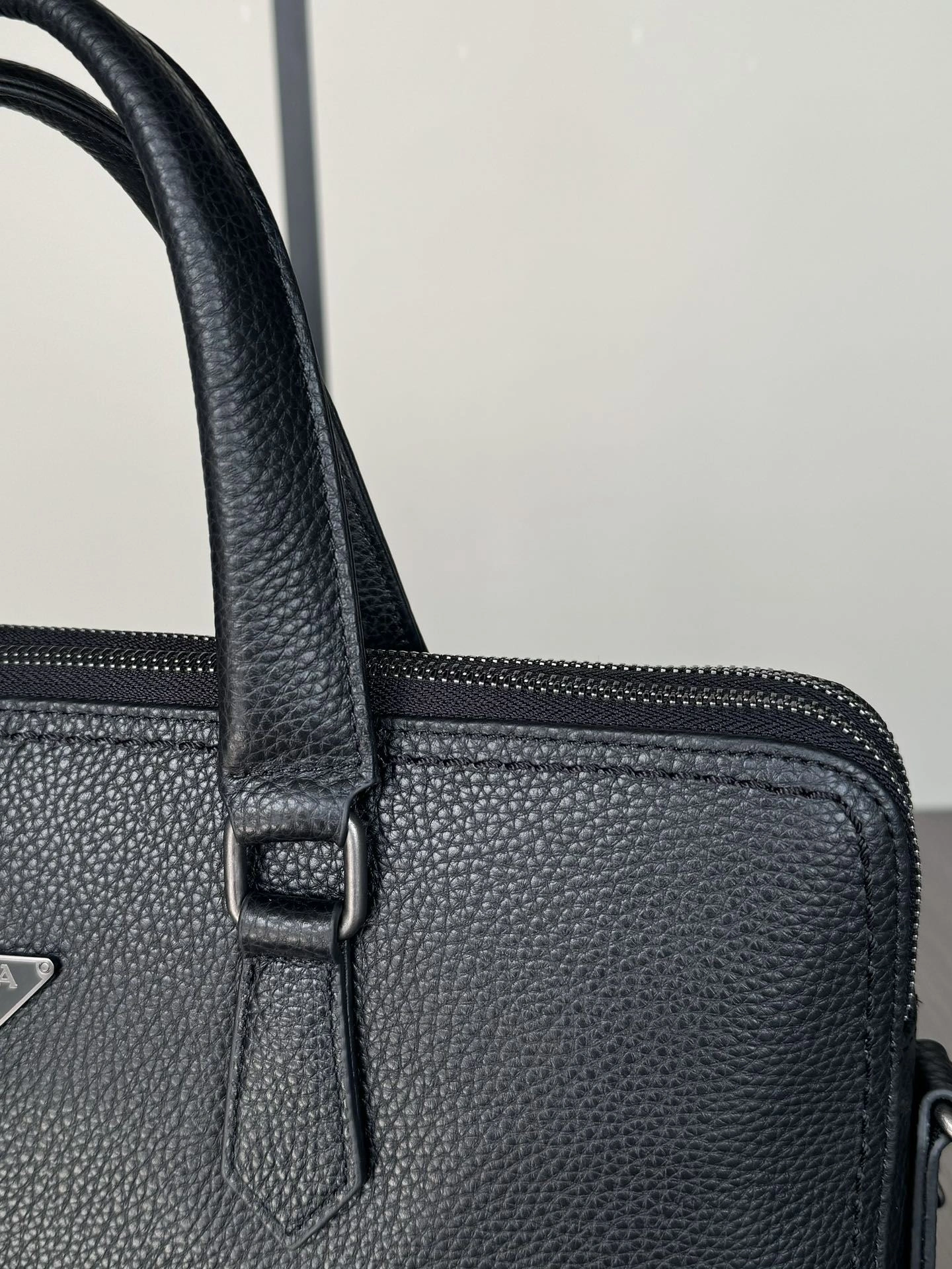FashionForward Mens Prada Briefcases 92463
