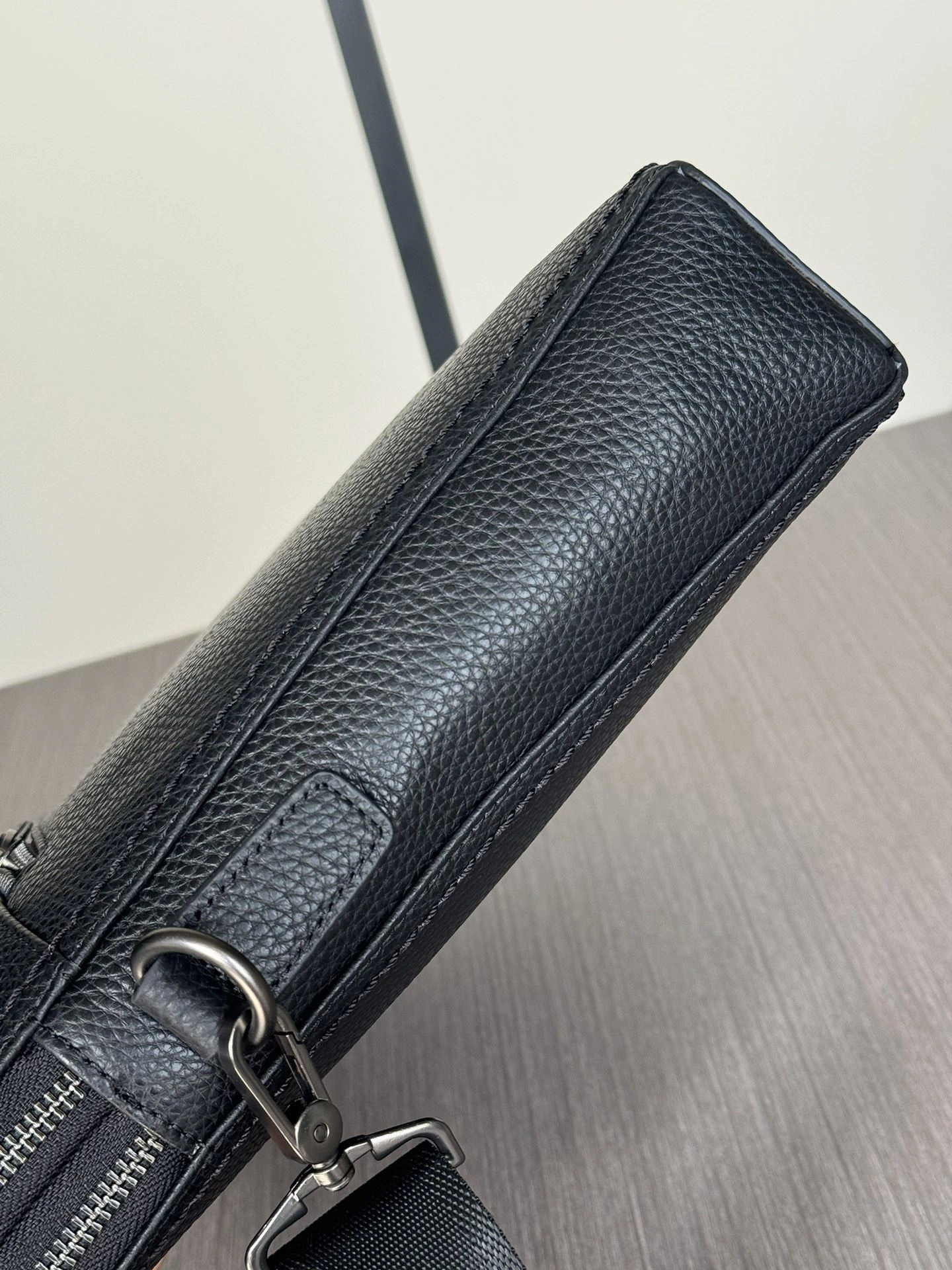 FashionForward Mens Prada Briefcases 92463