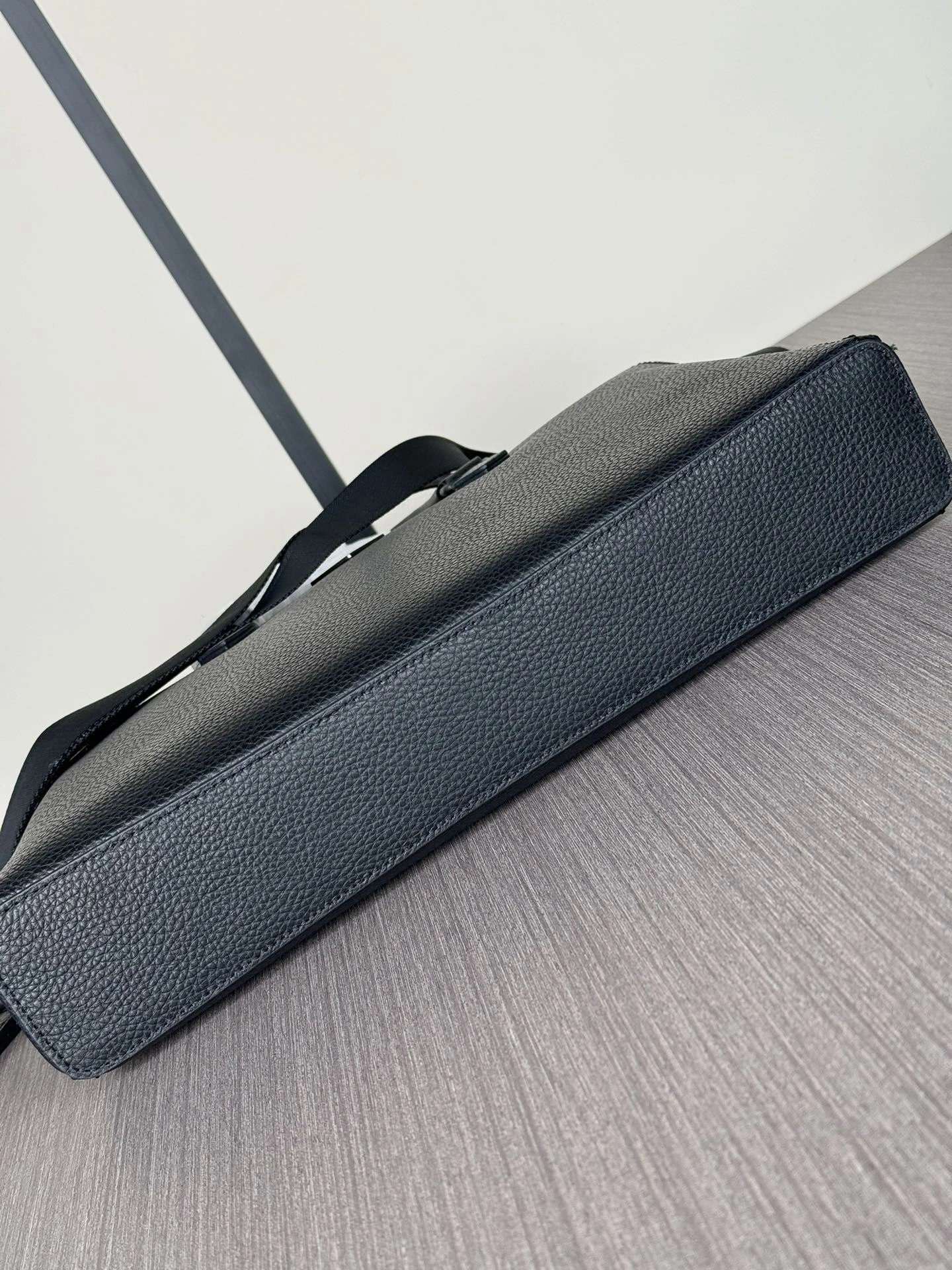 FashionForward Mens Prada Briefcases 92463