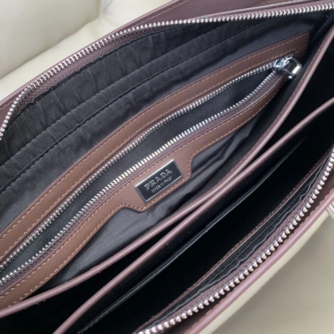 Mens Prada Briefcases ZipUp 92435
