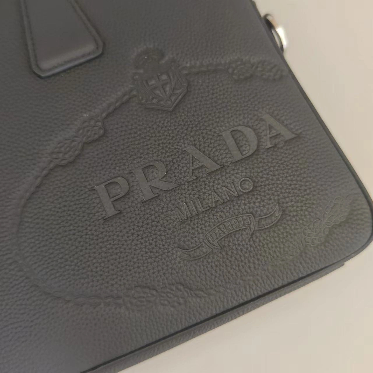 WellDesigned Mens Prada Briefcases 92385