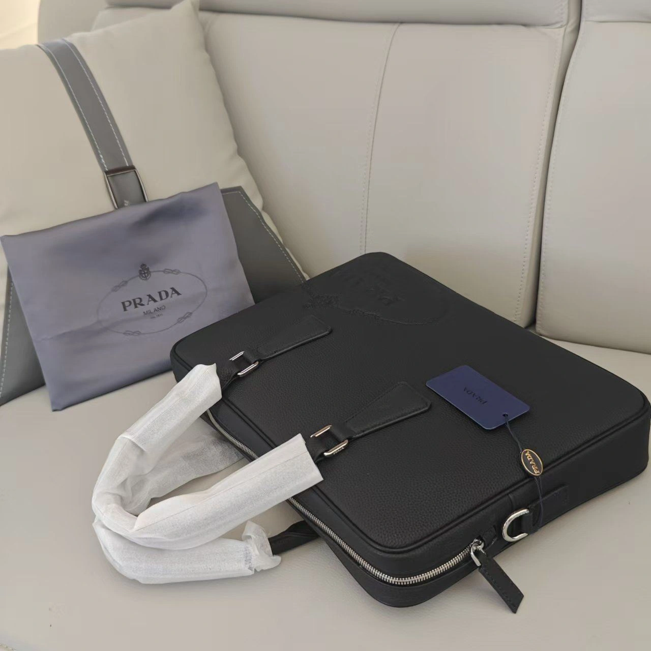 WellDesigned Mens Prada Briefcases 92385