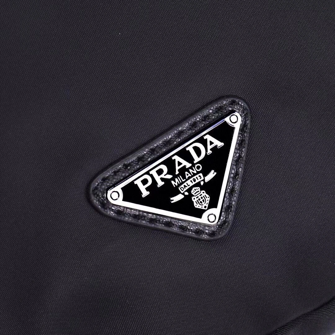 Elegant Mens Prada Waist Chest Packs 90627