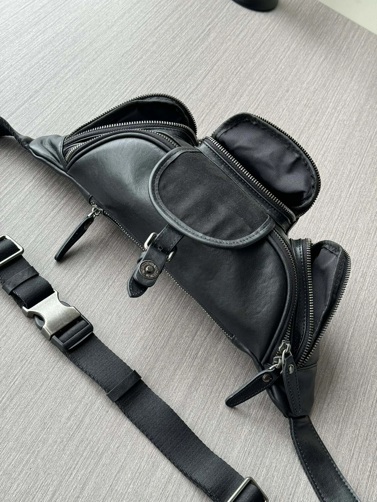 GoAnywhere Mens Prada Waist Chest Packs 92360