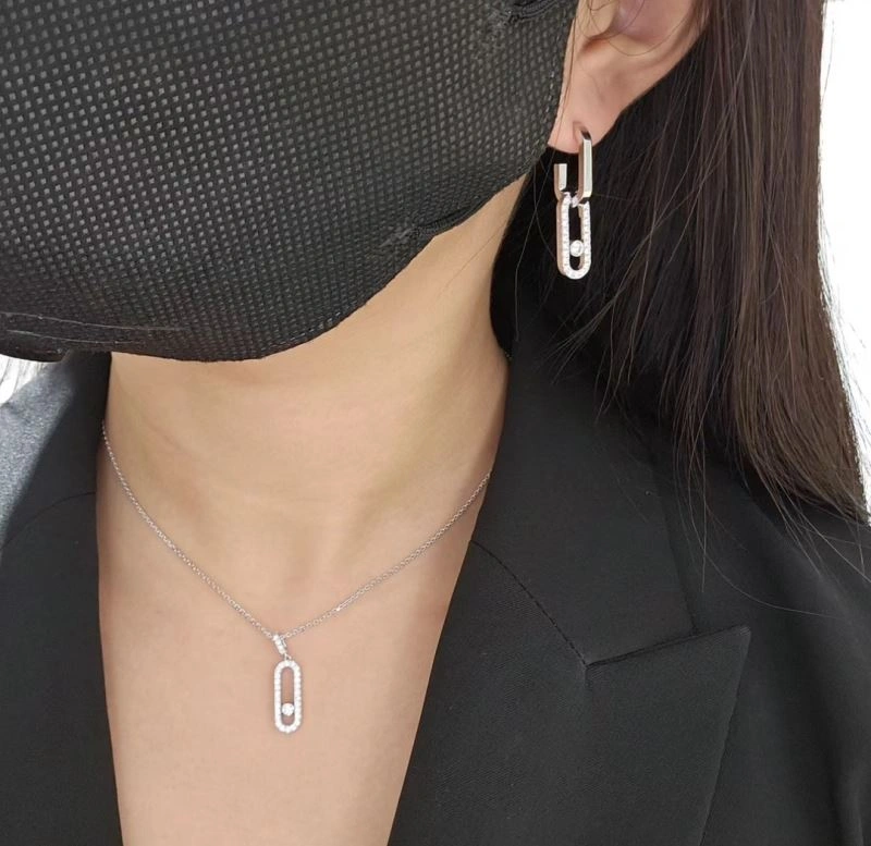 Lightweight Messika Earrings 213458