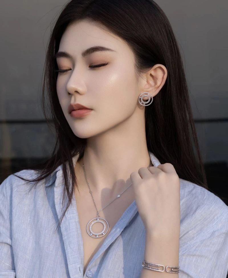 Messika Earrings Lightweight 211186