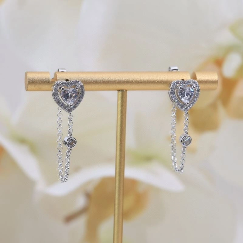 Lightweight Messika Earrings 211154