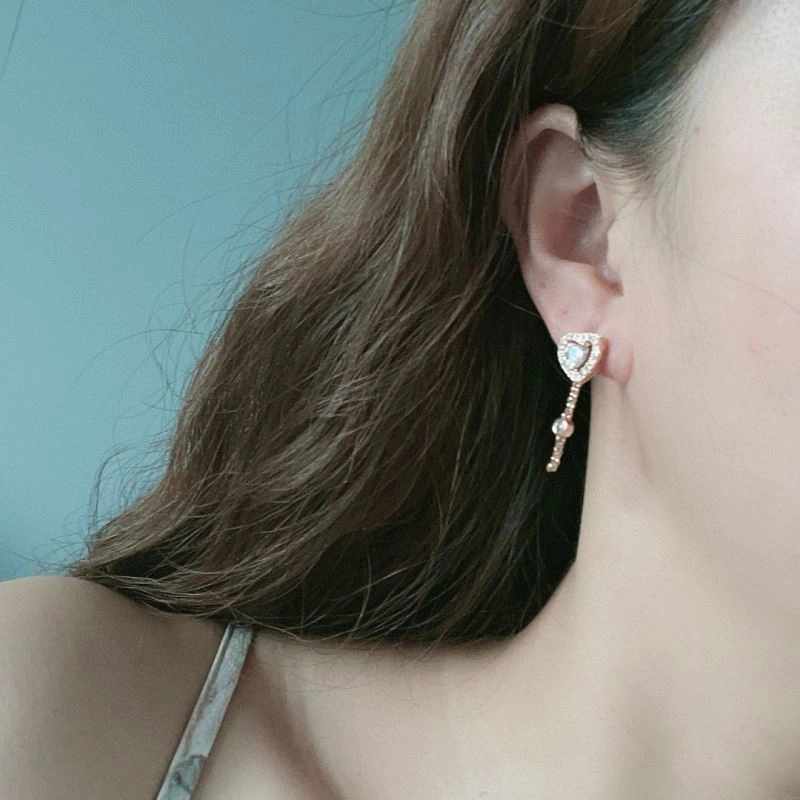 Lightweight Messika Earrings 211154