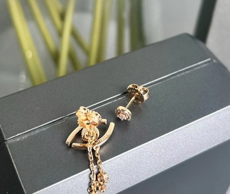 Messika Earrings StreetReady 210577