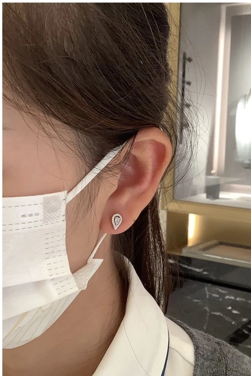 WrinkleFree Messika Earrings 210568