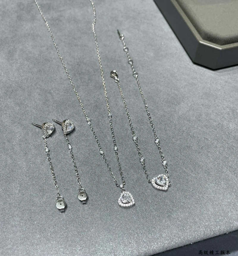 Stretchable Messika Earrings 208585