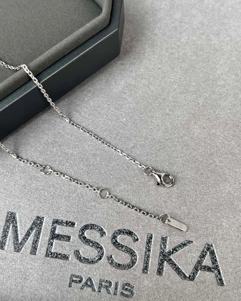 Resilient Messika Necklaces 210551