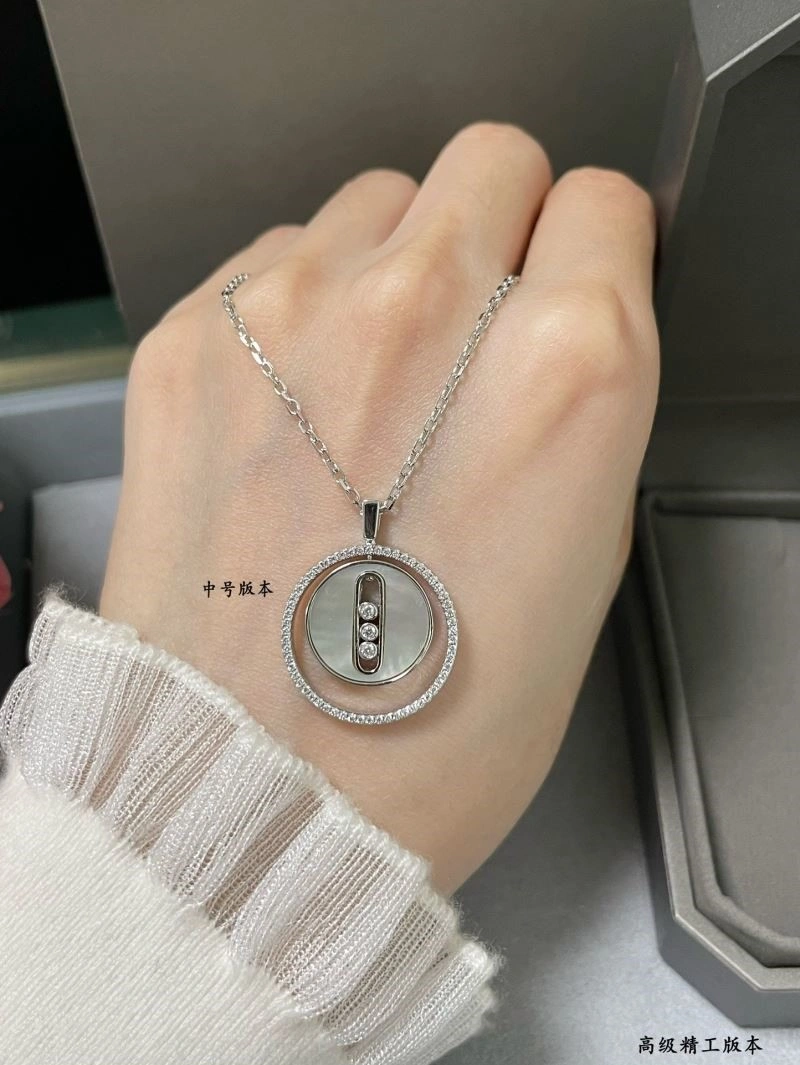 Compact Messika Necklaces 210547
