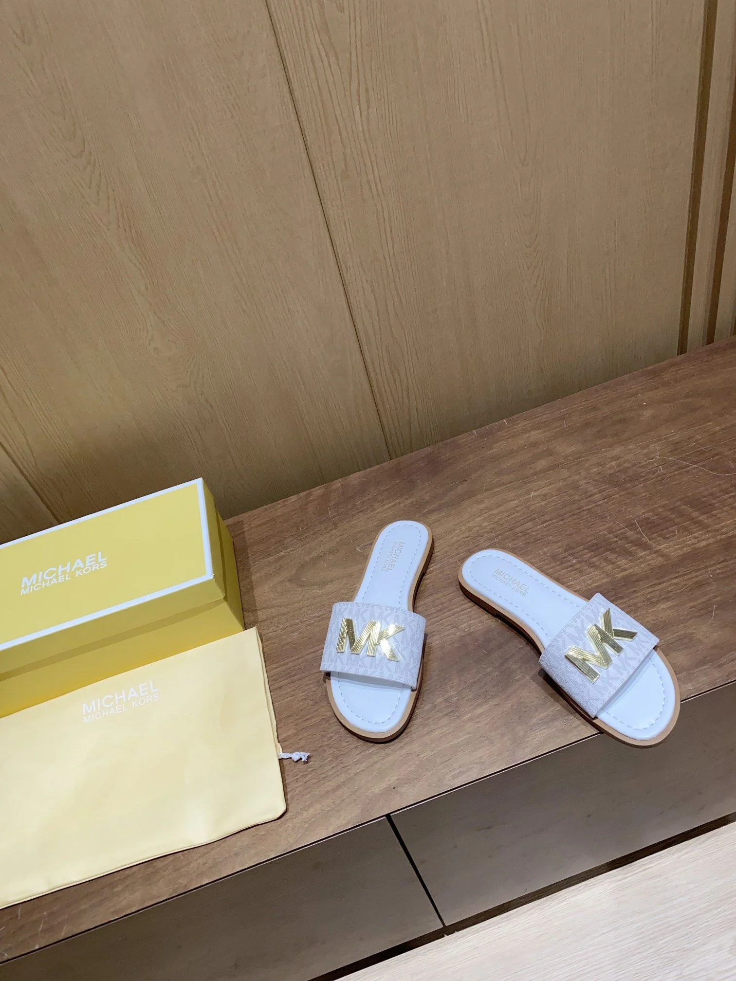 Michael Kors Sandals Cozy 7588