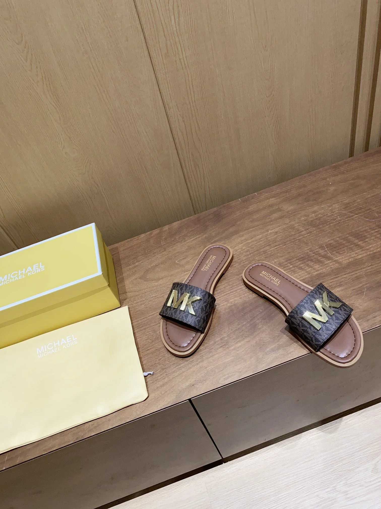 Michael Kors Sandals Cozy 7601