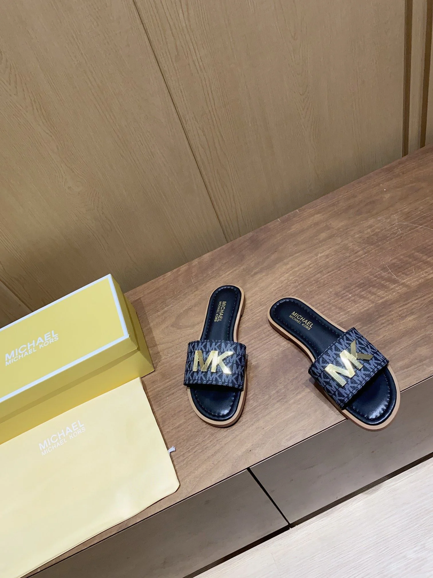 Michael Kors Sandals Efficient 7640