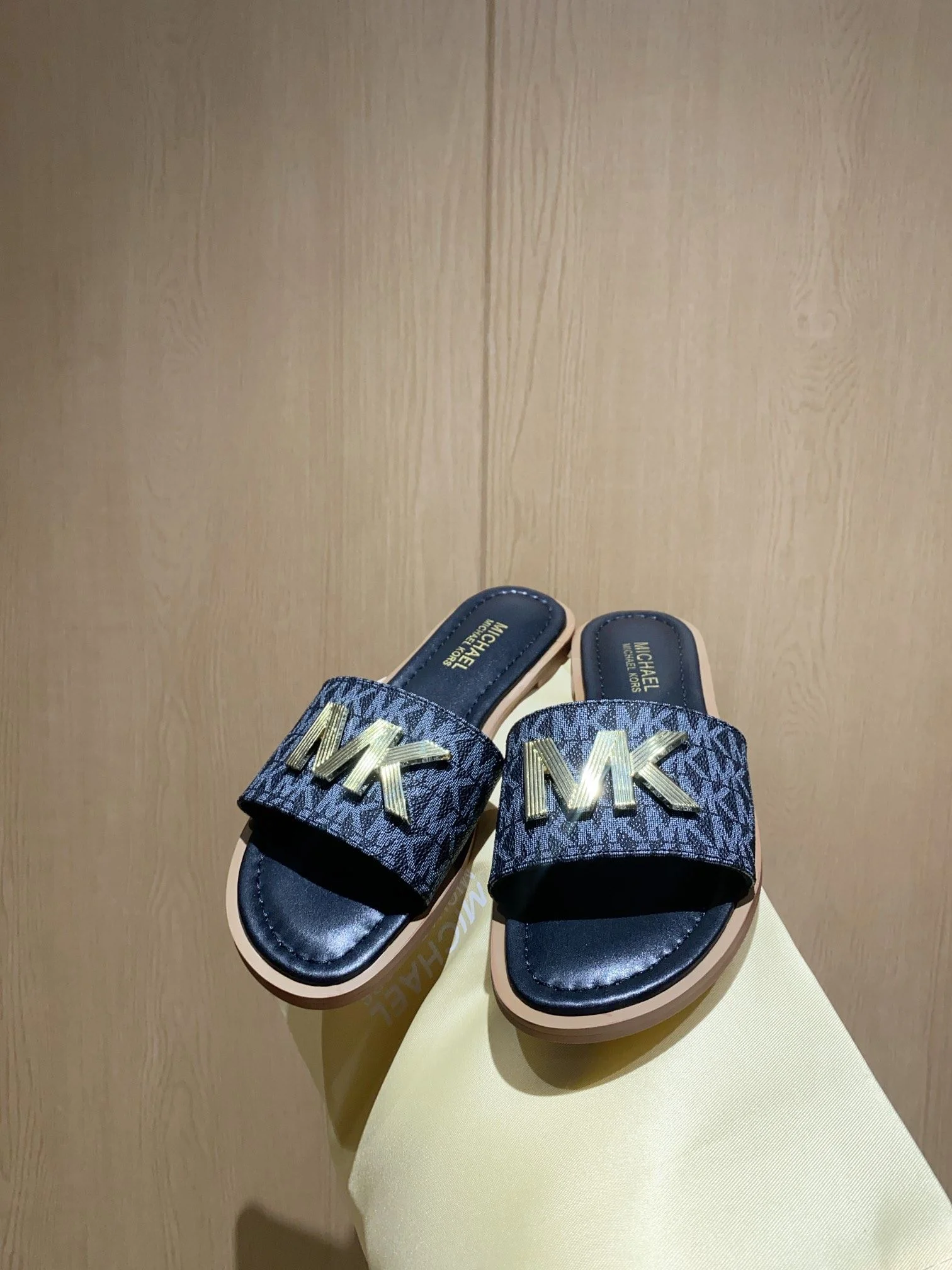 Michael Kors Sandals Efficient 7640