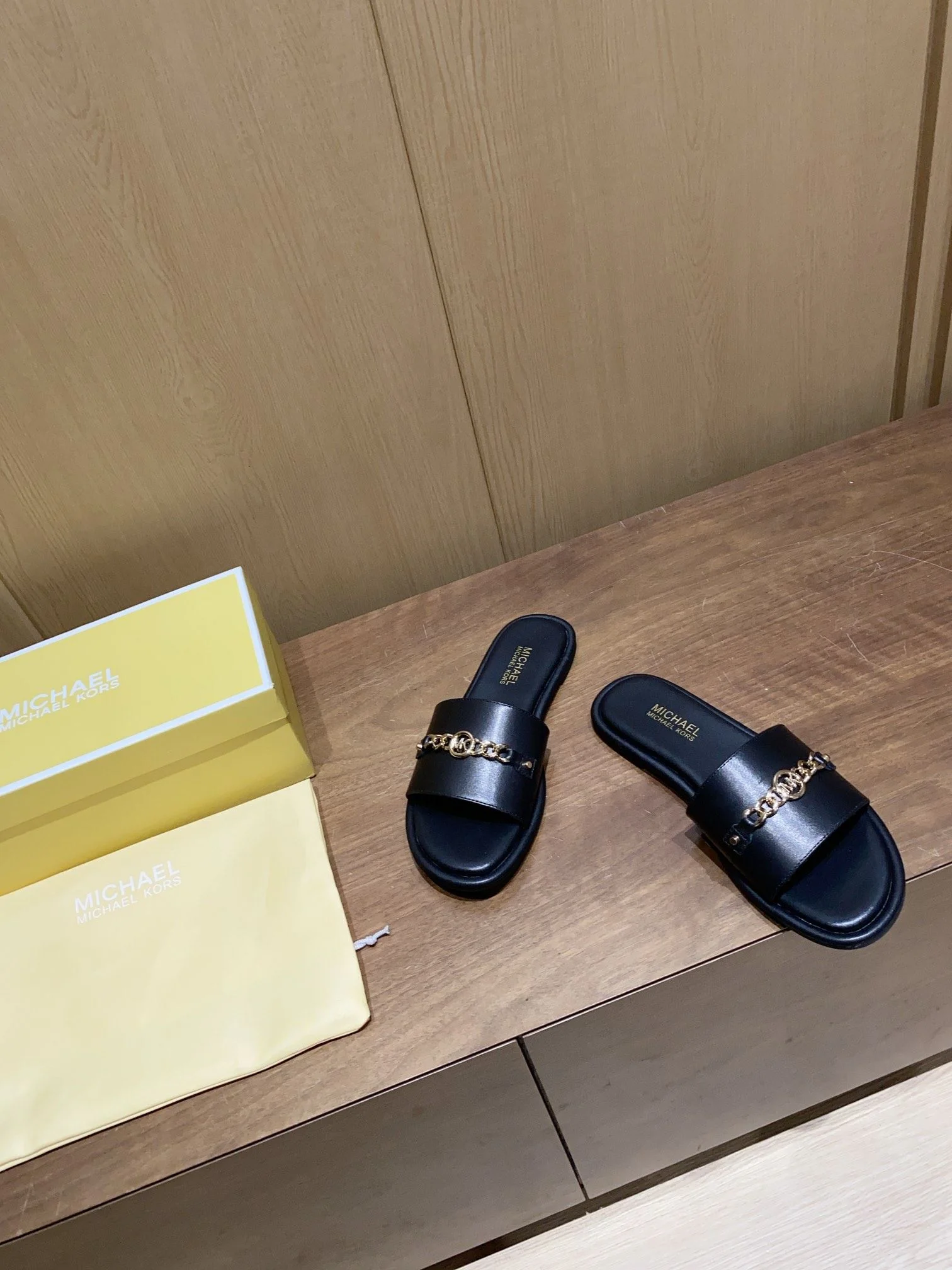 Michael Kors Sandals Casual 7650