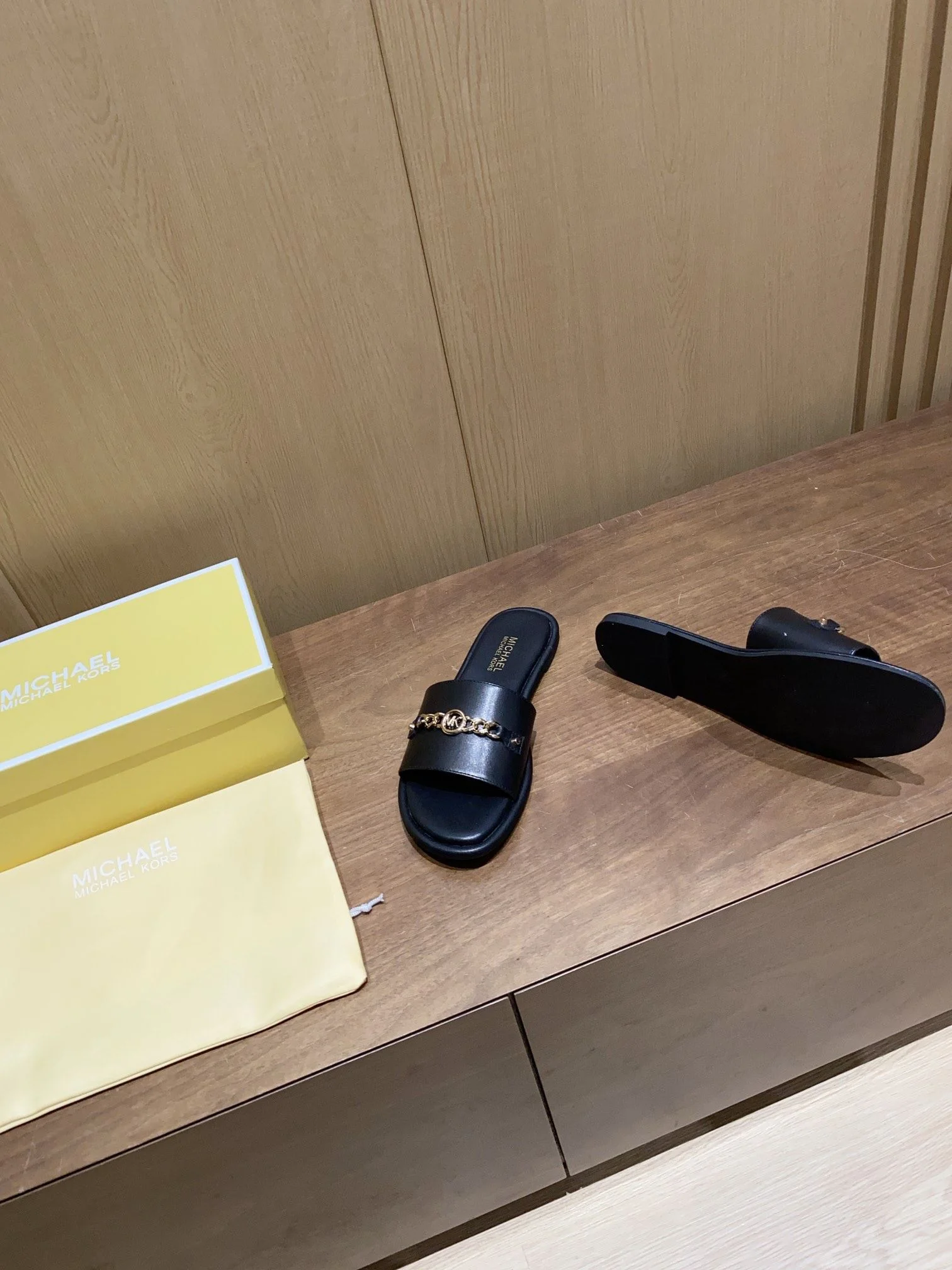 Michael Kors Sandals Casual 7650
