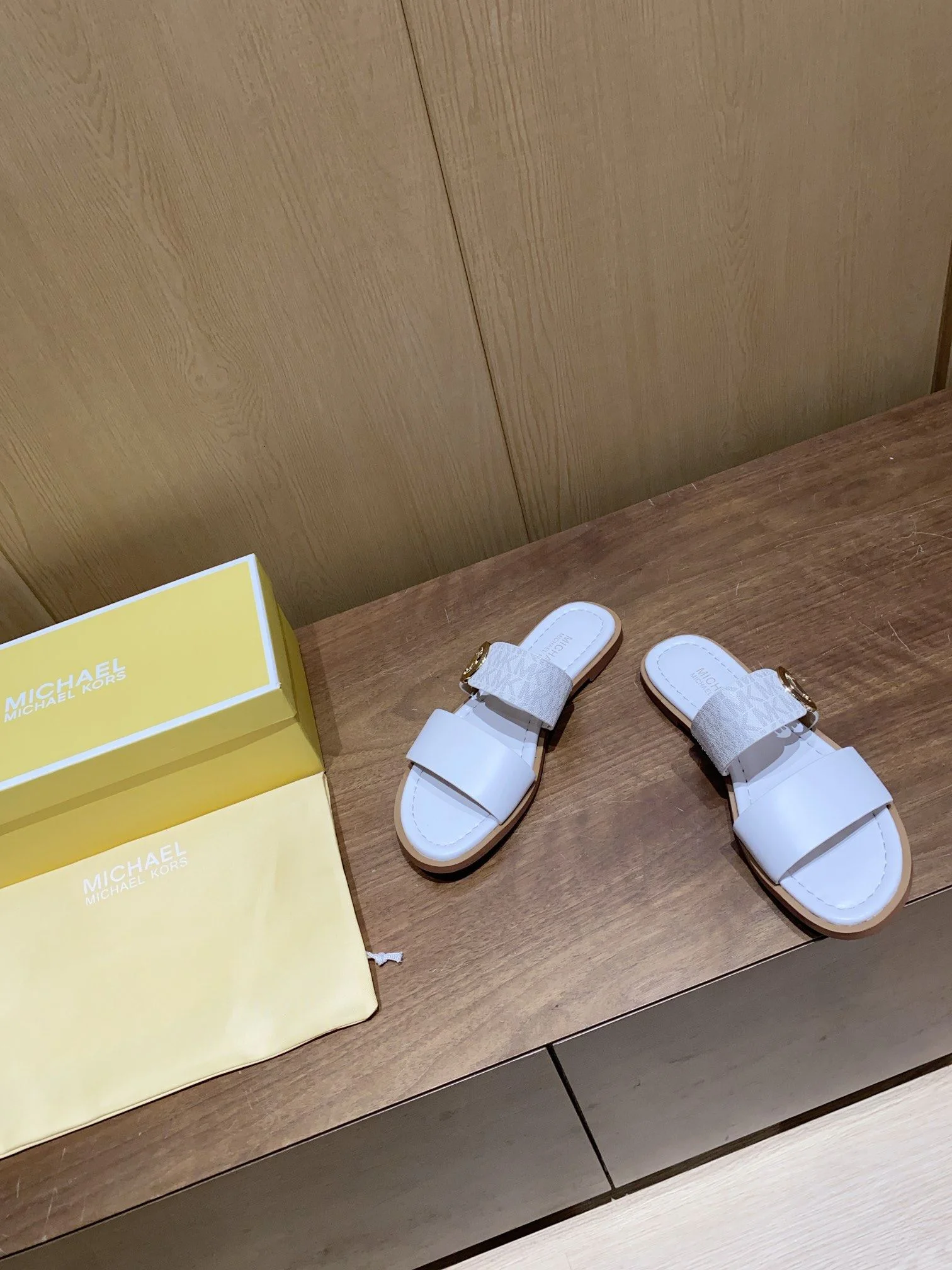 Michael Kors Sandals Comfortable 7571