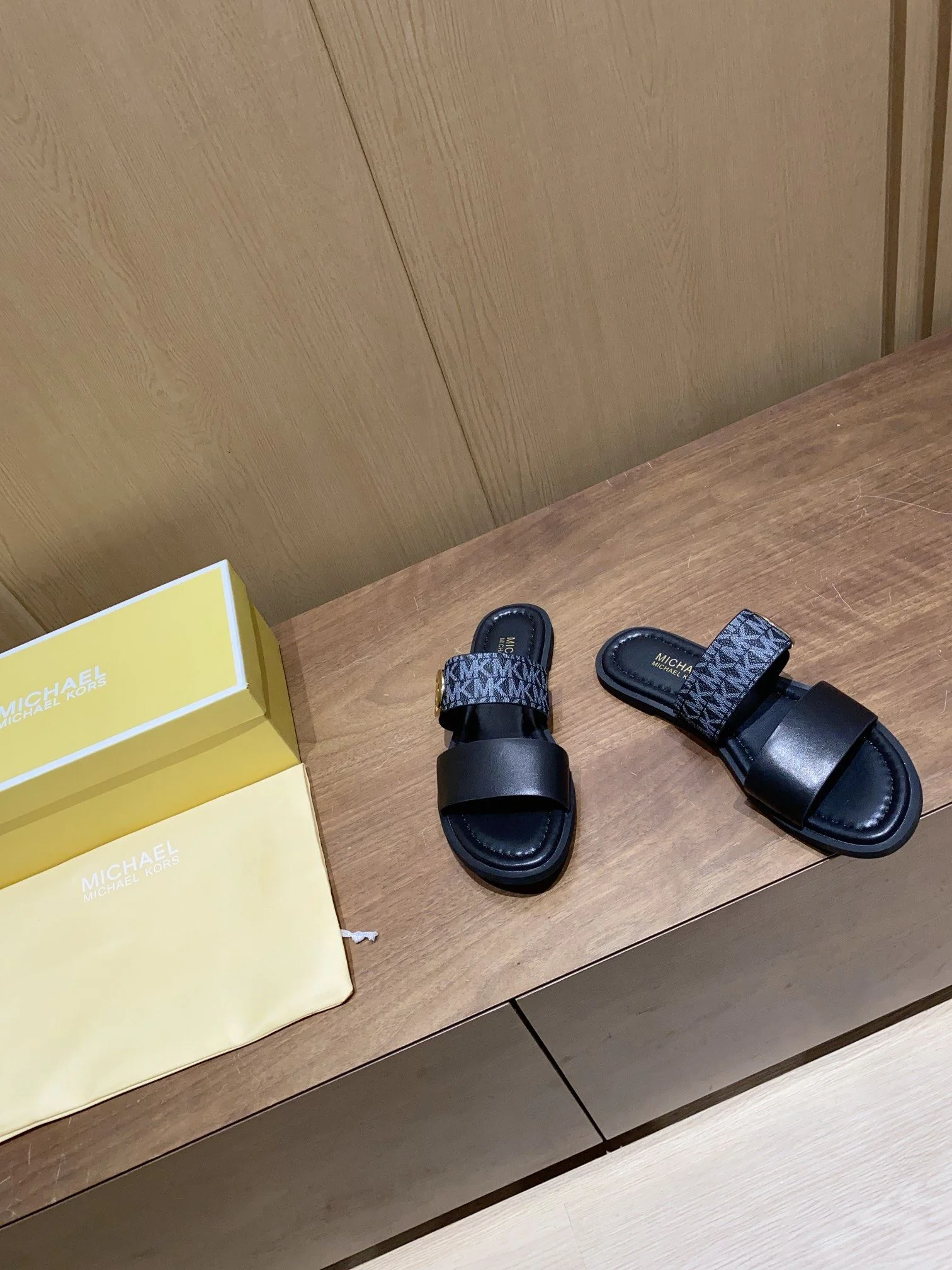 Cozy Michael Kors Sandals 7567