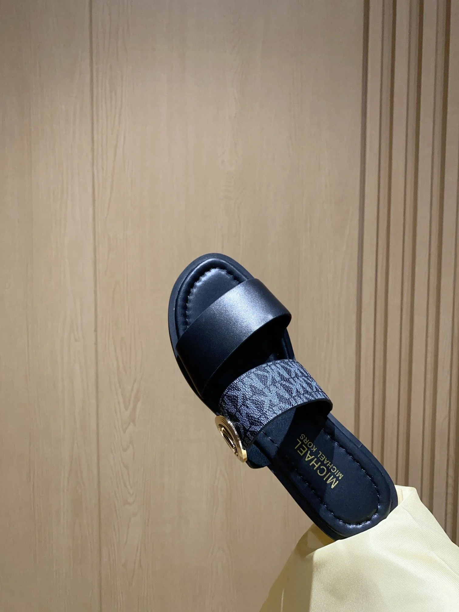 Cozy Michael Kors Sandals 7567