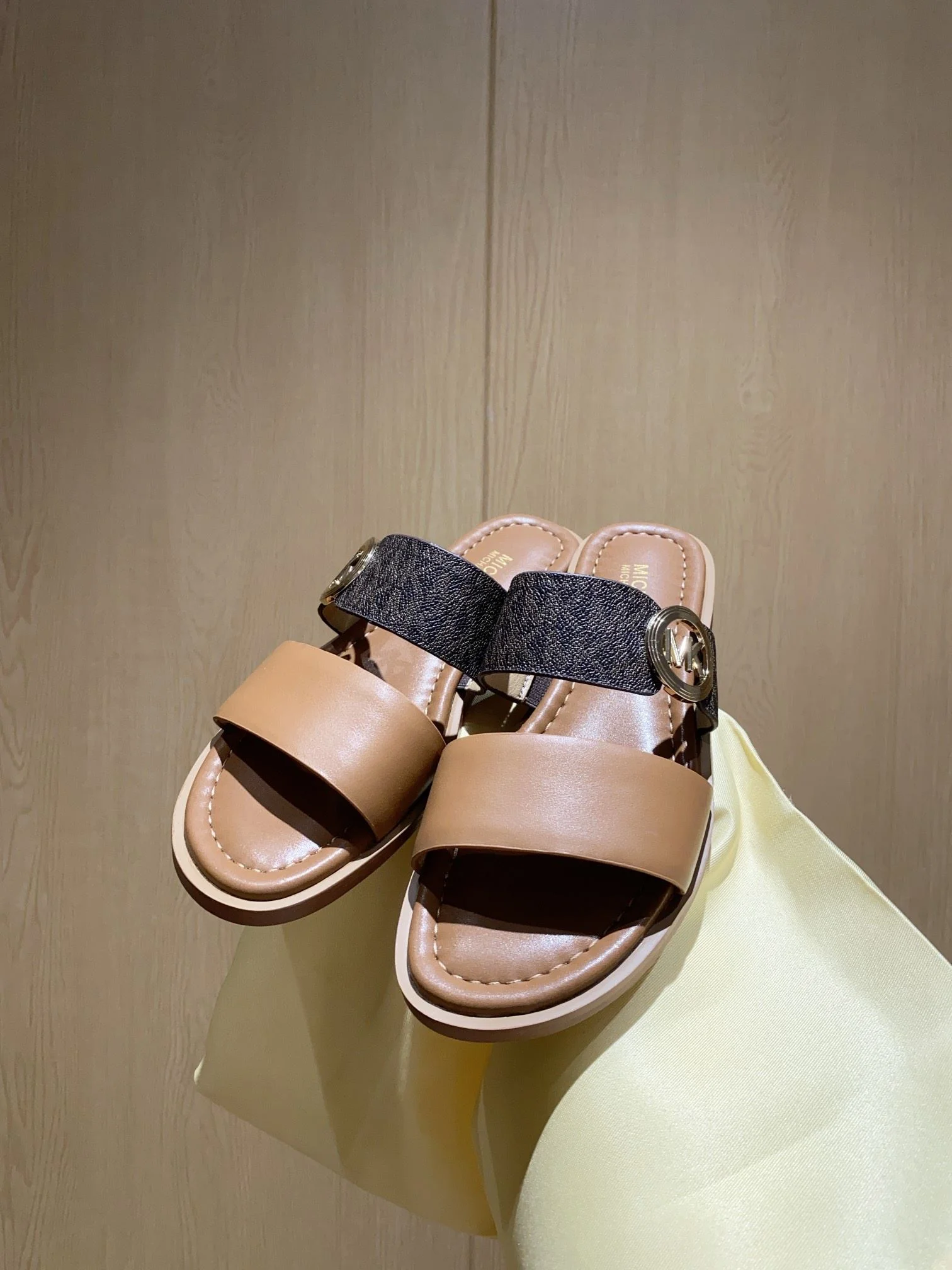 WeatherProof Michael Kors Sandals 7587