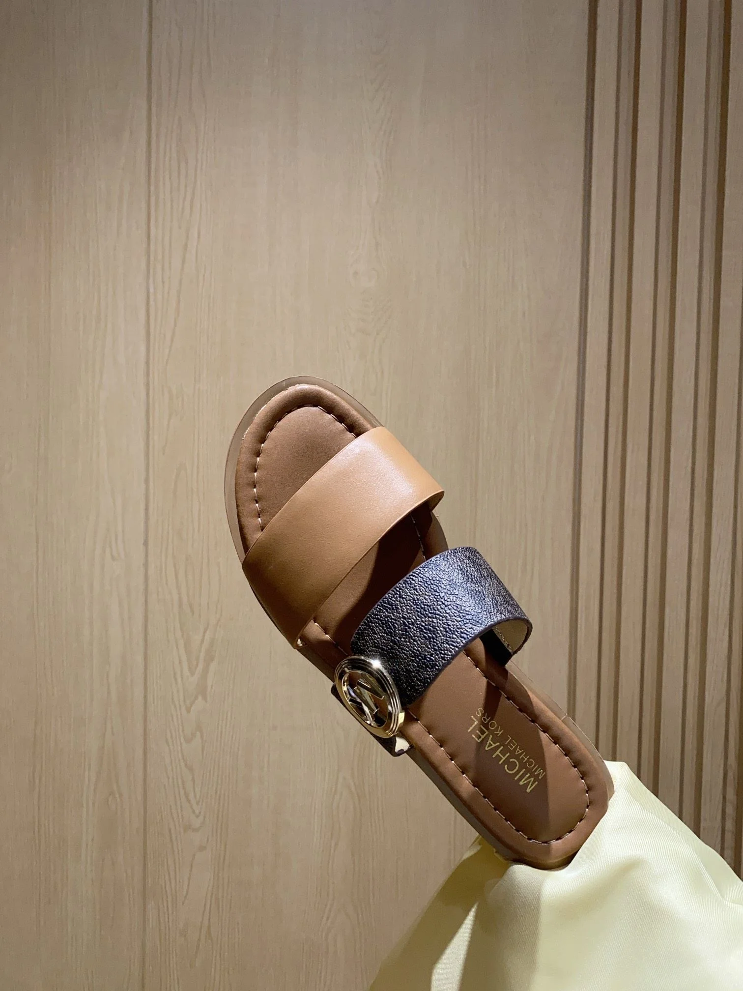 WeatherProof Michael Kors Sandals 7587