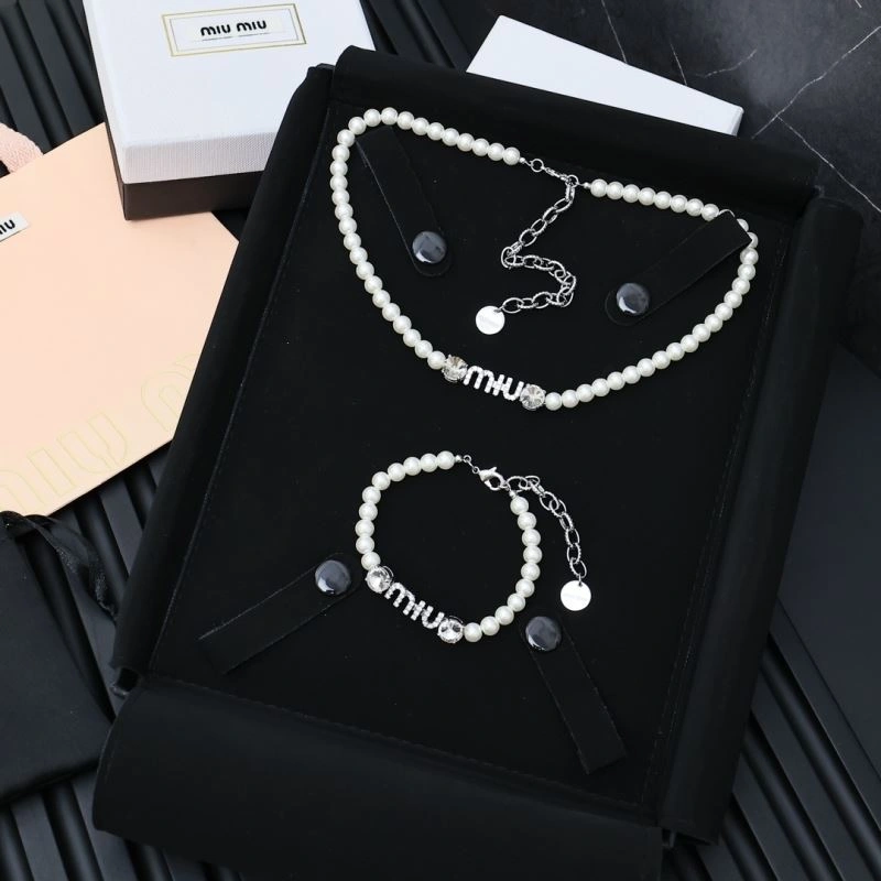 EyeCatching Miu Miu Bracelets 212570