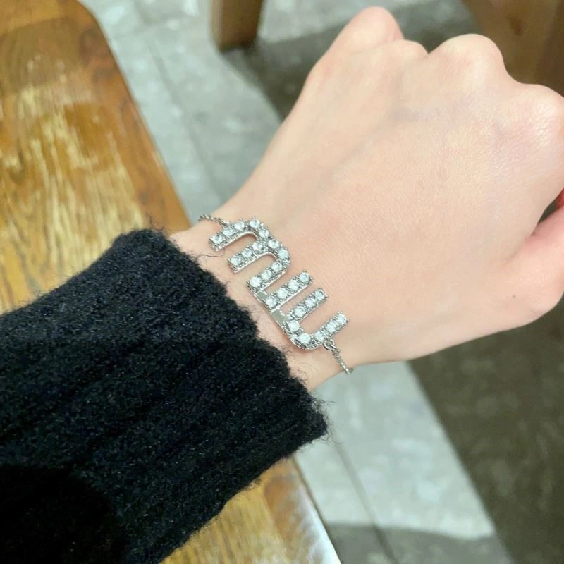 Miu Miu Bracelets Minimalist 209727