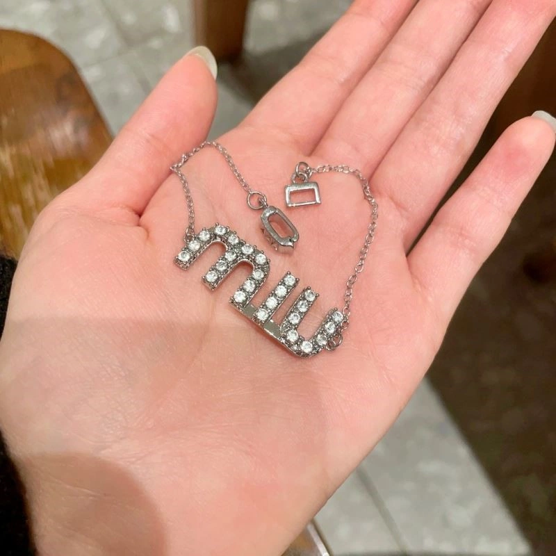 Miu Miu Bracelets Minimalist 209727