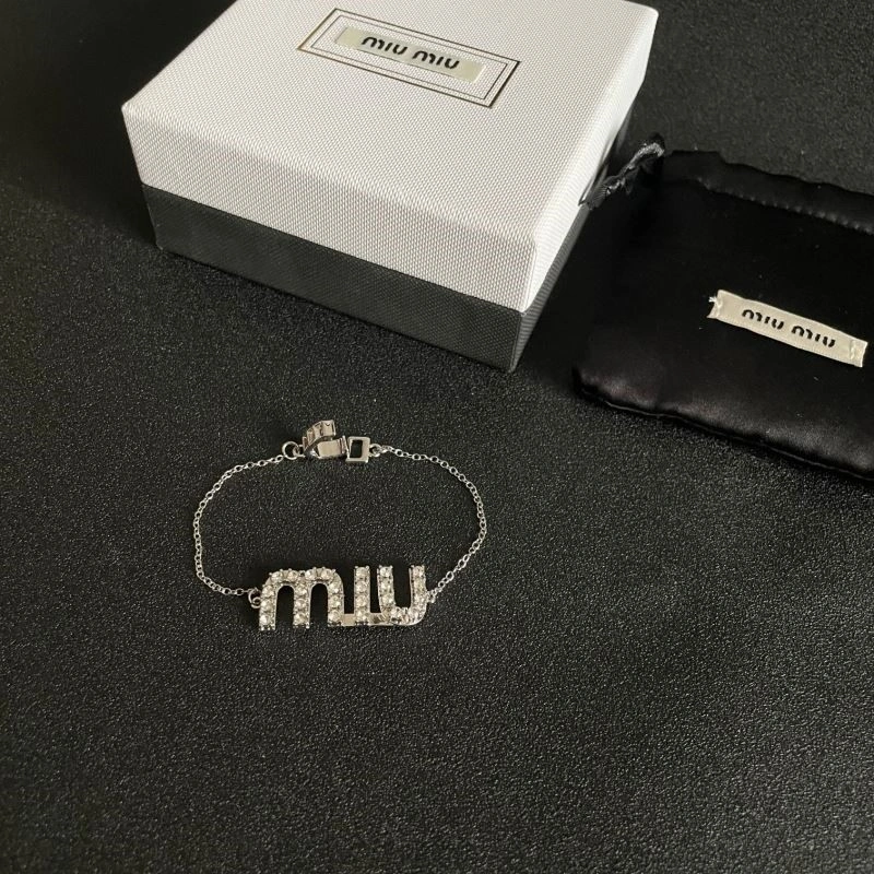 Miu Miu Bracelets Minimalist 209727