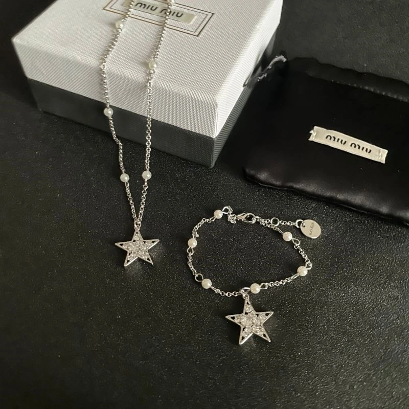 Miu Miu Bracelets Sleek 209730