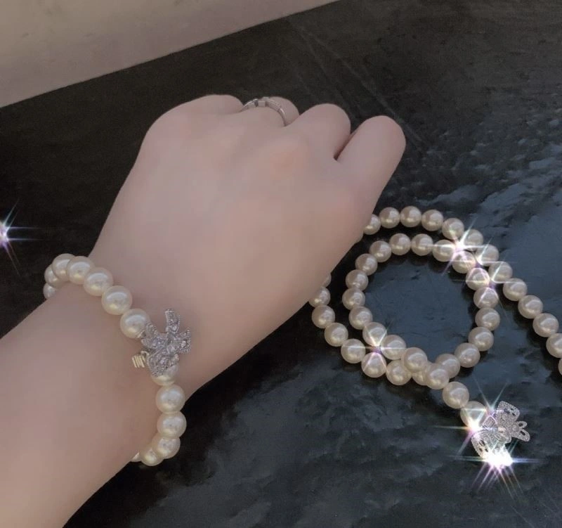 Reliable Miu Miu Bracelets 209230