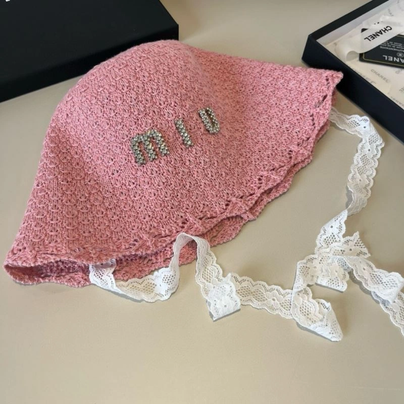 Miu Miu Caps Elegant 261150
