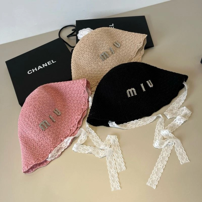 Miu Miu Caps Elegant 261150