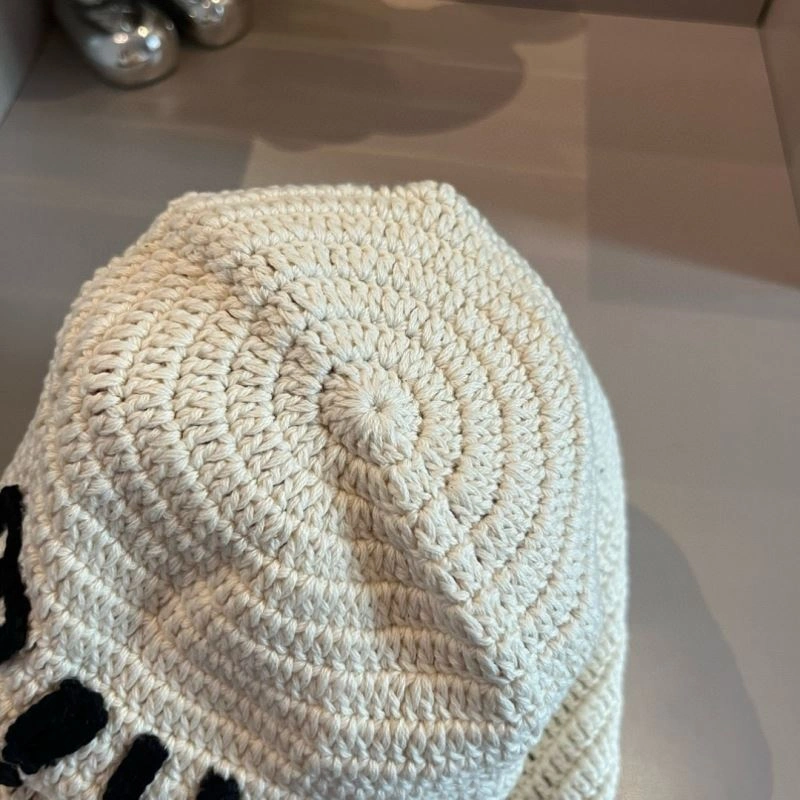 Miu Miu Caps Sleek 261137