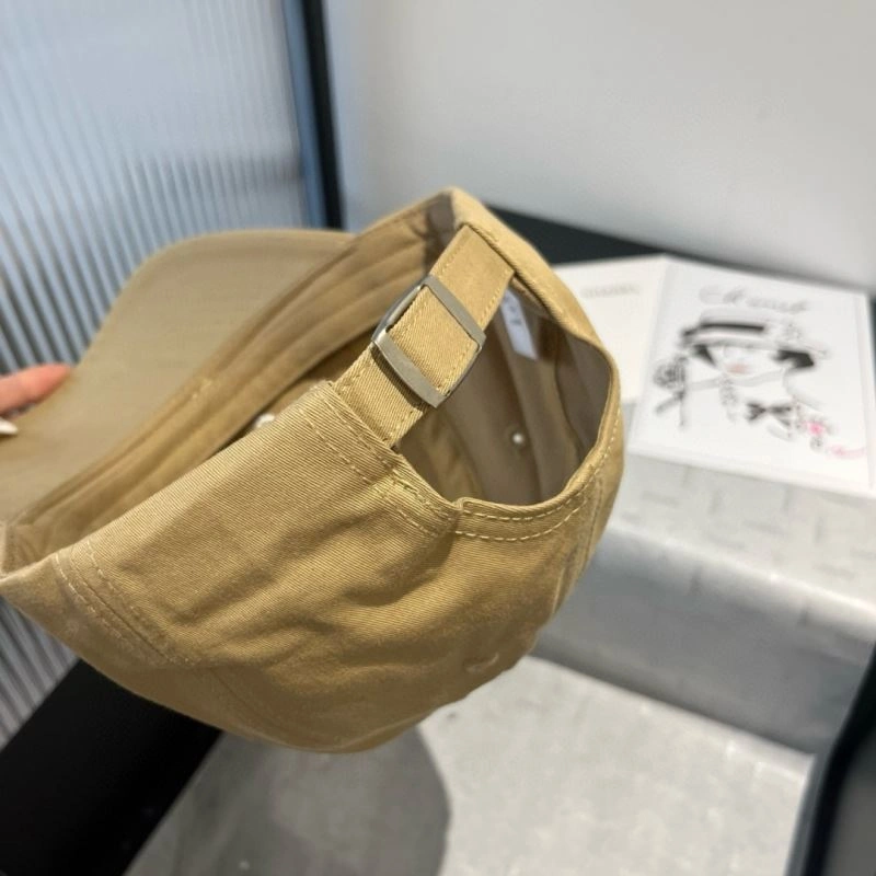 Miu Miu Caps EasyMatch 261132