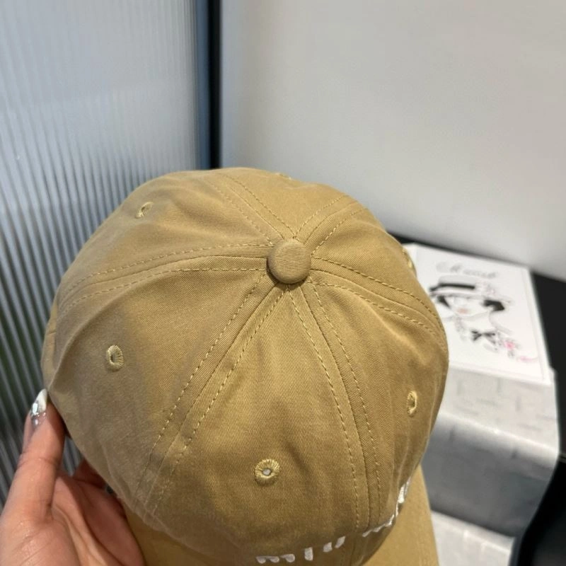Miu Miu Caps EasyMatch 261132