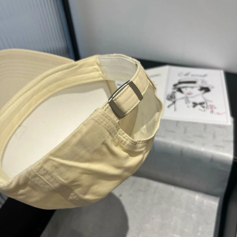 Miu Miu Caps Supportive 261118