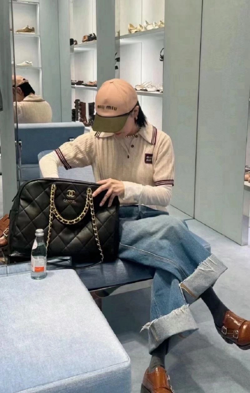 Miu Miu Caps Bold 261130