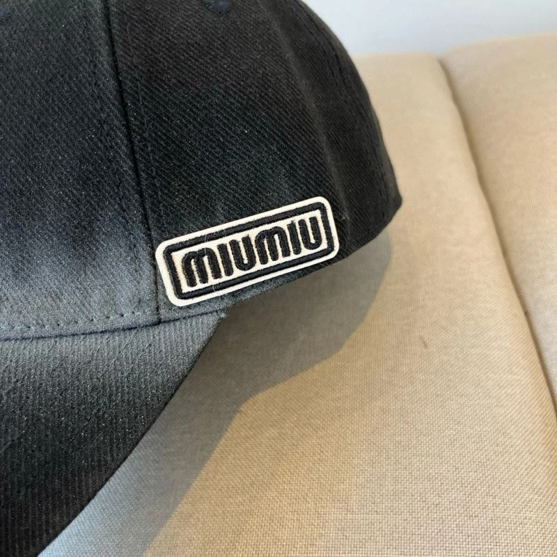 Miu Miu Caps Vibrant 257762