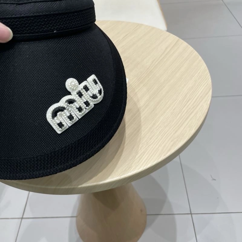 Miu Miu Caps UrbanStyle 257751