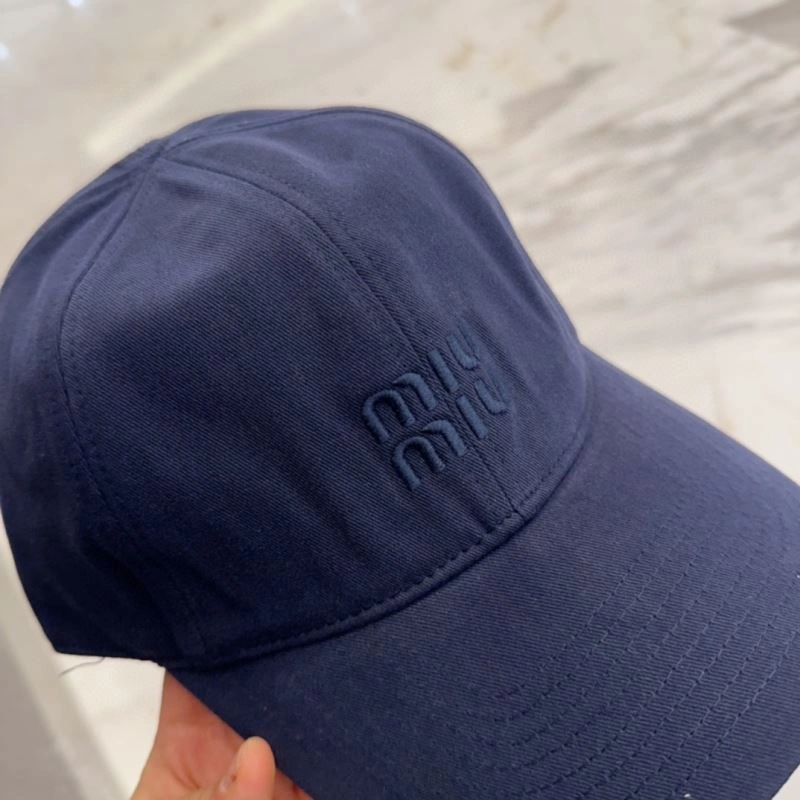 Miu Miu Caps ZeroBulk 257724