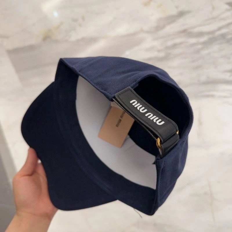 Miu Miu Caps ZeroBulk 257724
